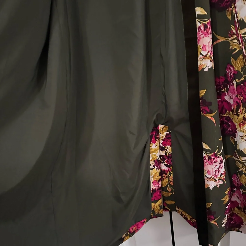 New York & Company Olive & Floral Long (45”) Kimono, size M, worn once - Picture 6 of 11
